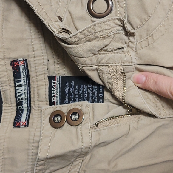 Bermuda shorts - Picture 4 of 8